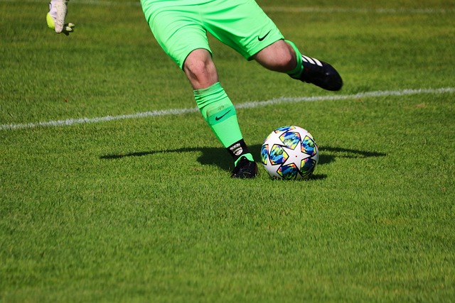 现出强大的 现出强大的